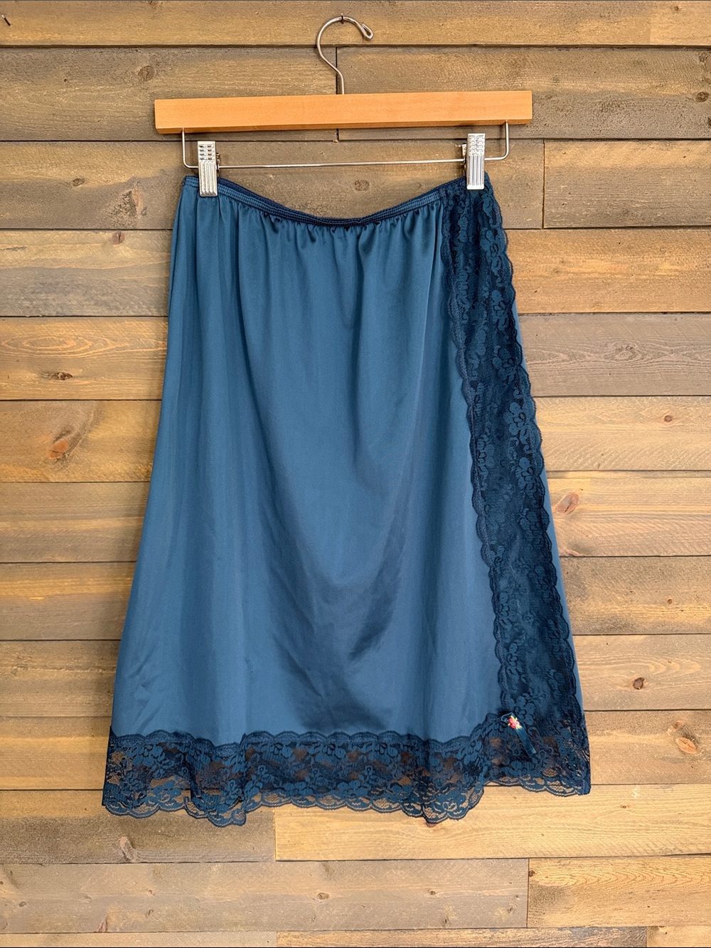 Vintage Teal Blue Nylon Half Slip Lace Trim Mid Length Size S/M 24"-32" Waist